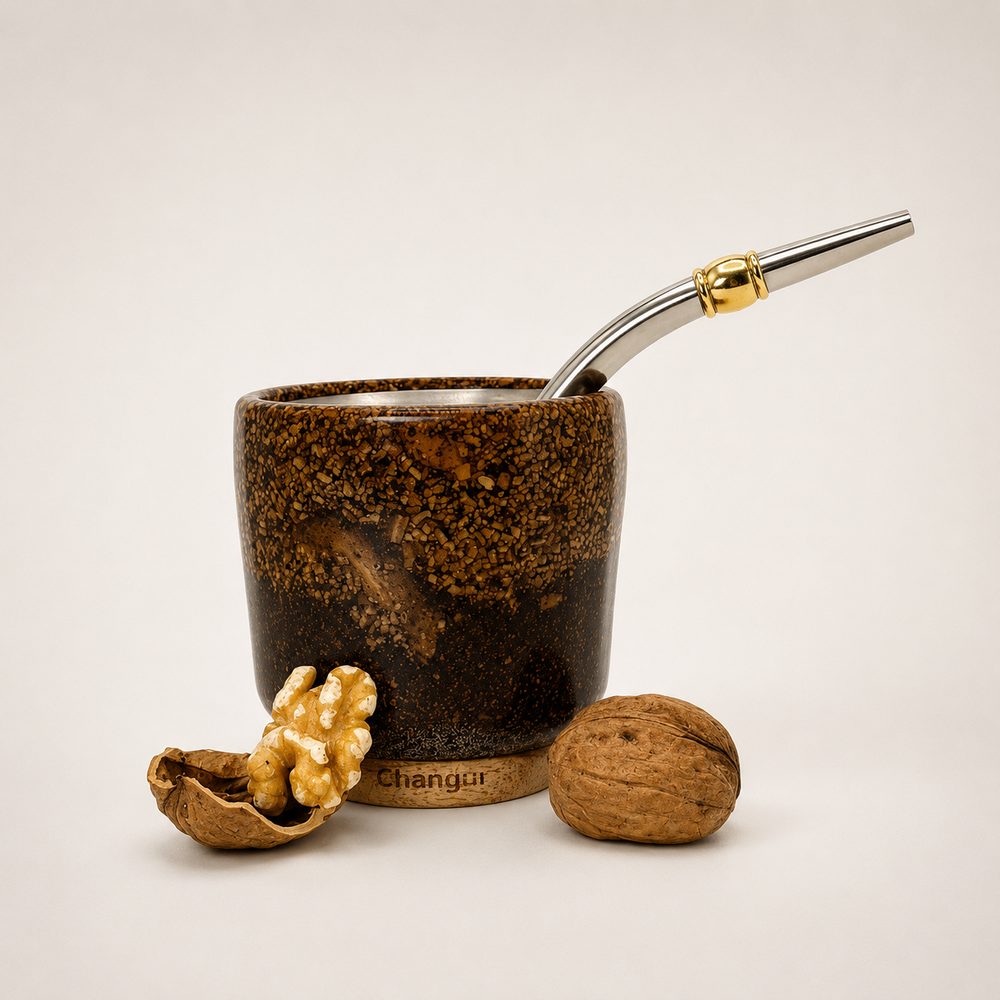 Mate Changüi fabricado con cáscara de nuez